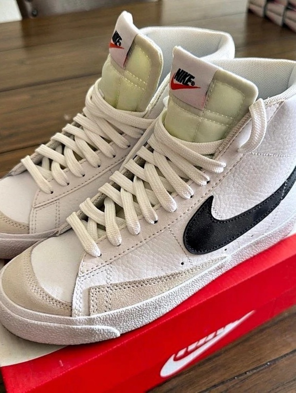 Nike Blazer Mid '77 High-Top Sneakers White & Black Girls US 5.5Y / Women’s 7 LI
